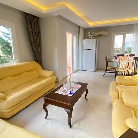 Villa Oludenizde Kiralik Esyali Mustakil Havuzlu 4+1