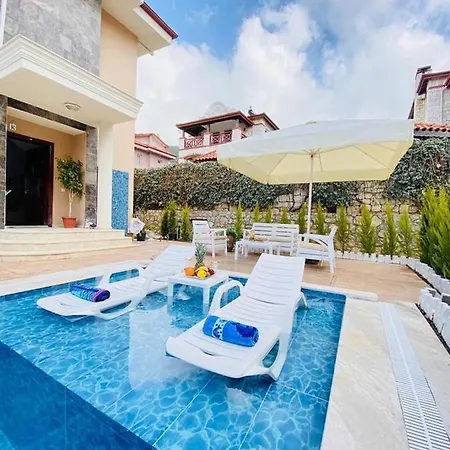ölüdenizde Kiralık Eşyalı Müstakil Havuzlu 4+1 Villa *