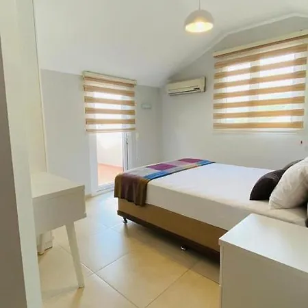 Villa ölüdenizde Kiralık Eşyalı Müstakil Havuzlu 4+1