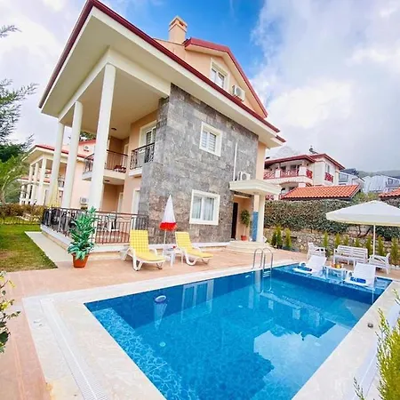 Villa Oludenizde Kiralik Esyali Mustakil Havuzlu 4+1