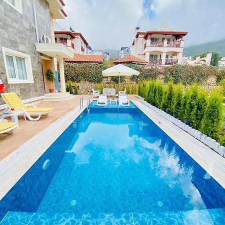 Villa Oludenizde Kiralik Esyali Mustakil Havuzlu 4+1 Fethiye